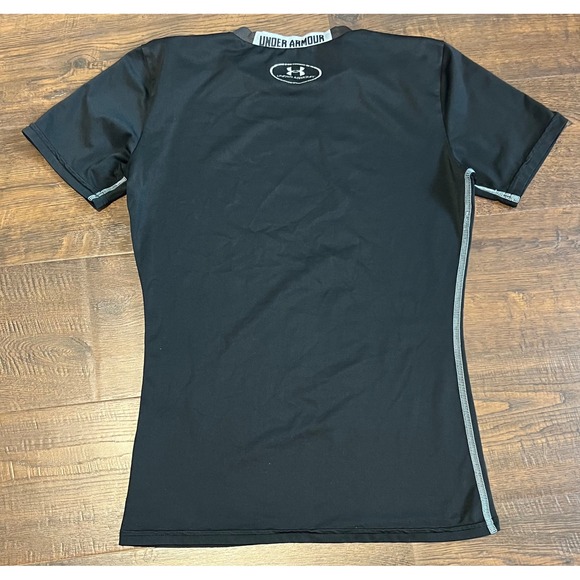 Under Armour HeatGear Fitted Black Short Sleeve T Shirt Kids YLG G - Picture 2 of 5